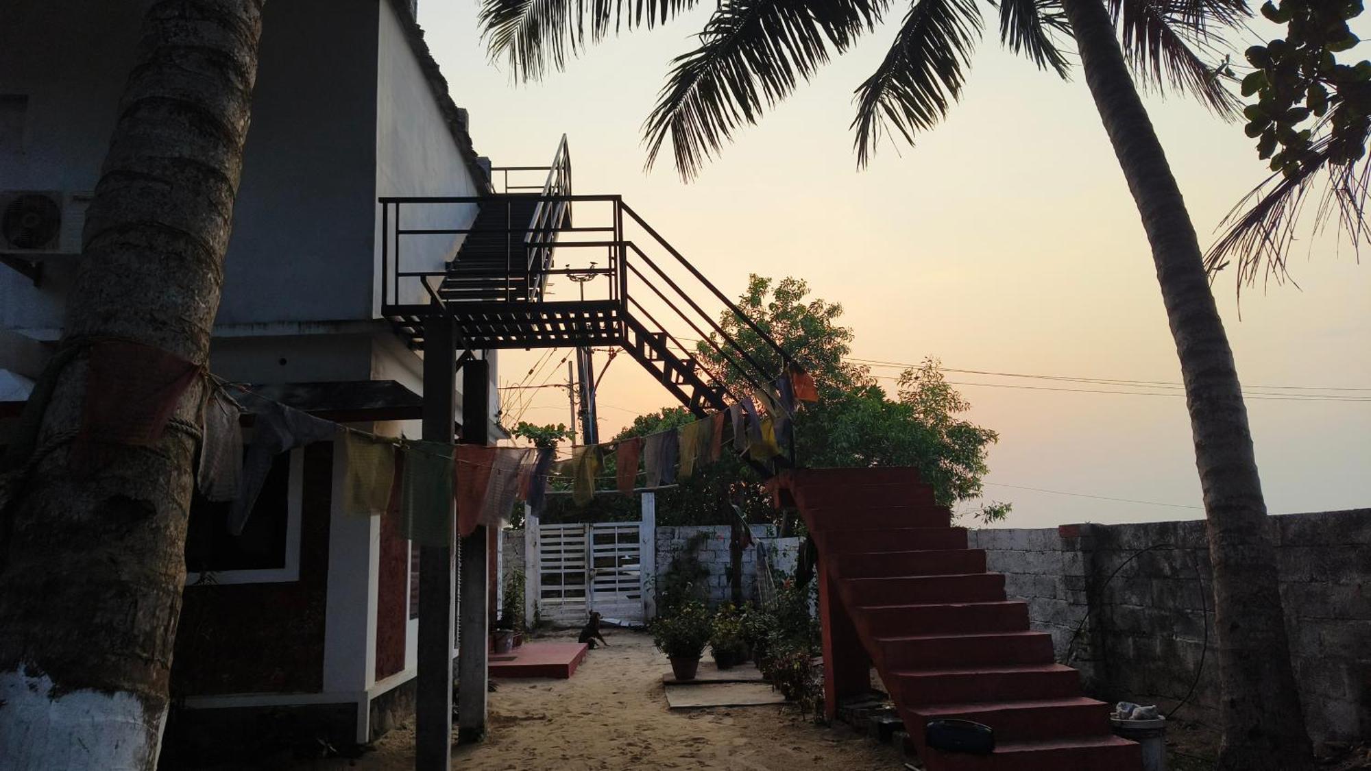Funky Art Beach House Alappuzha Esterno foto