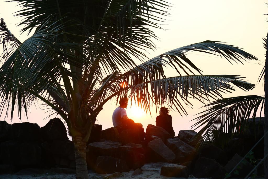 Funky Art Beach House Alappuzha Esterno foto