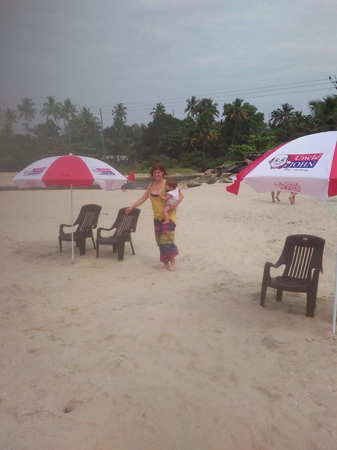 Funky Art Beach House Alappuzha Esterno foto