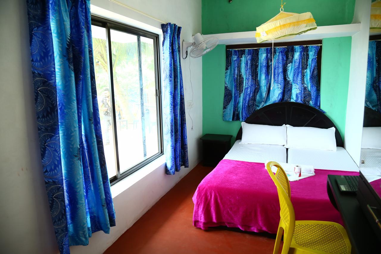 Funky Art Beach House Alappuzha Esterno foto