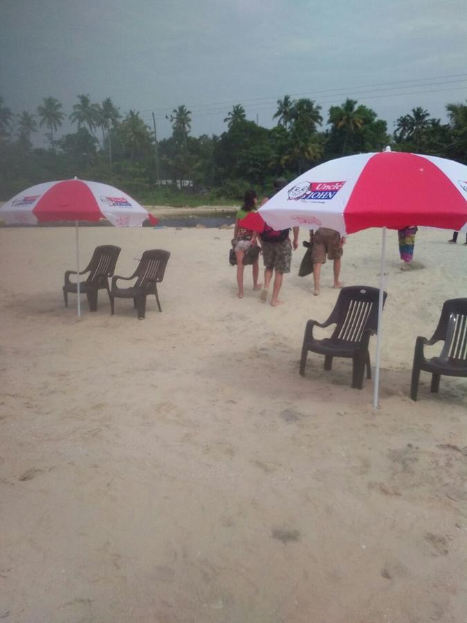 Funky Art Beach House Alappuzha Esterno foto