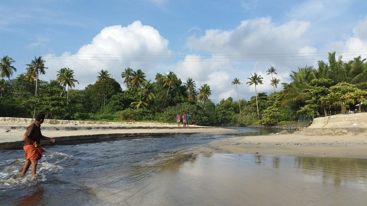Funky Art Beach House Alappuzha Esterno foto